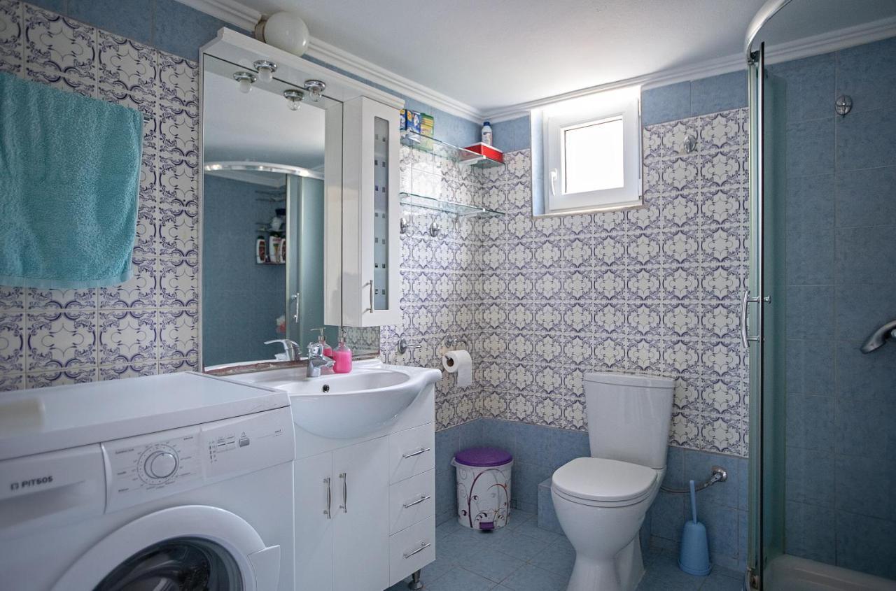 Apartament Matina's *